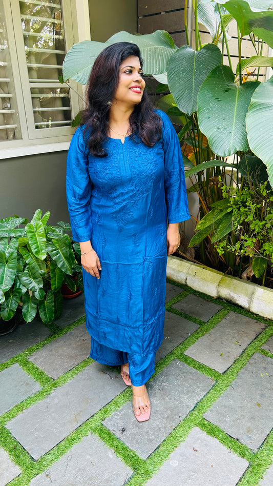 CHIKANKARI TOP AND BOTTOM MUSLIN